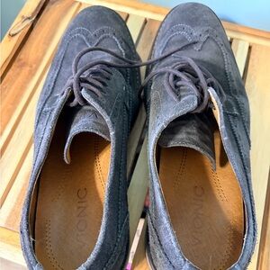 Vionic Men's Dark Gray Suede Wingtip Derby Shoes